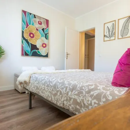 Beachome4u4 / Carcavelos Apartamento Parede