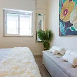 Beachome4u4 / Carcavelos Parede
