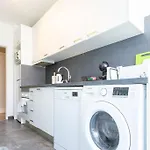 Διαμέρισμα Beachome4u4 / Carcavelos Parede