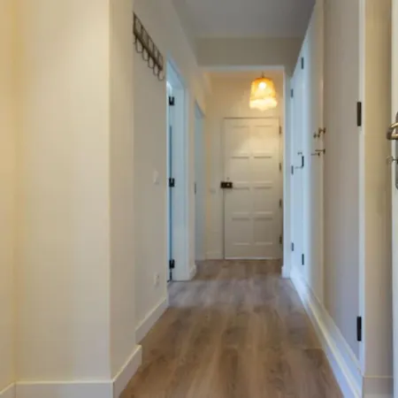 Beachome4u4 / Carcavelos Parede