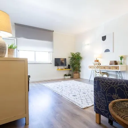 Beachome4u4 / Carcavelos Appartement *