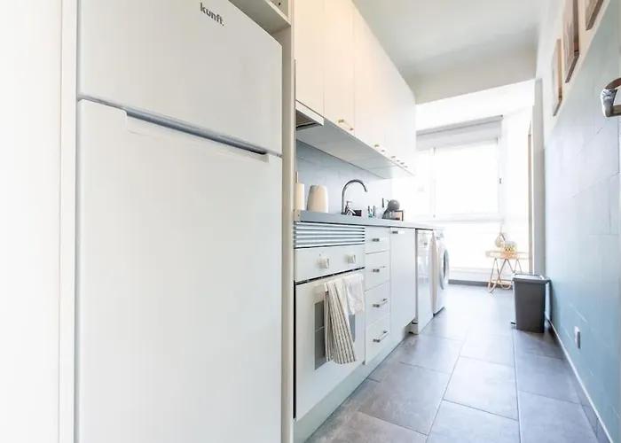 Apartment Beachome4u4 / Carcavelos *