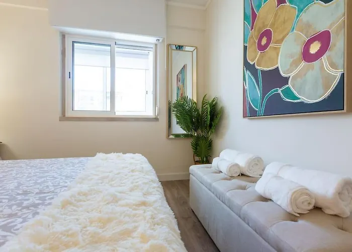 Beachome4u4 / Carcavelos Parede